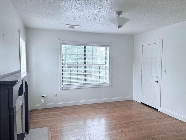 Photo - 2600 NW 12th St Unit 2