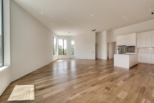 Building Photo - 1504 Burlew St