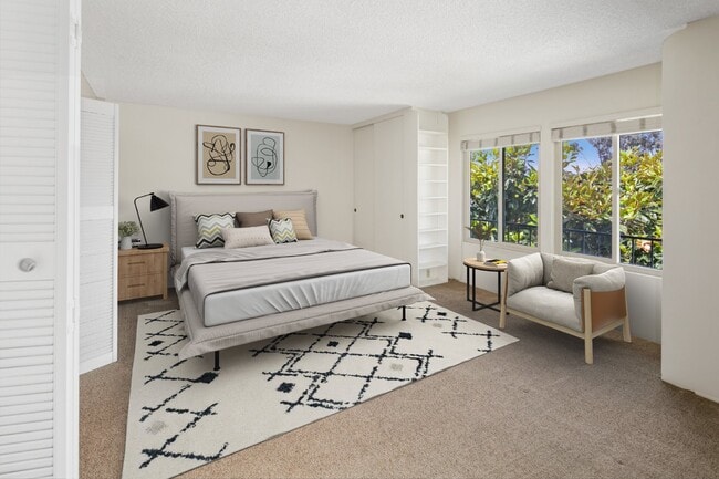Stunning townhouse in La Jolla / North UTC area
