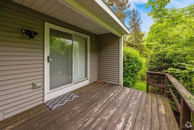 Building Photo - 4632 Emblem Cir Rental