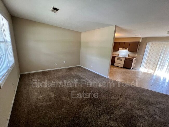 Photo - 2102 Winifred Ln