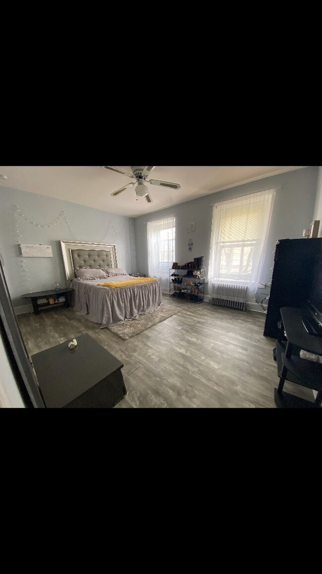 Photo - 124 Jamestown St