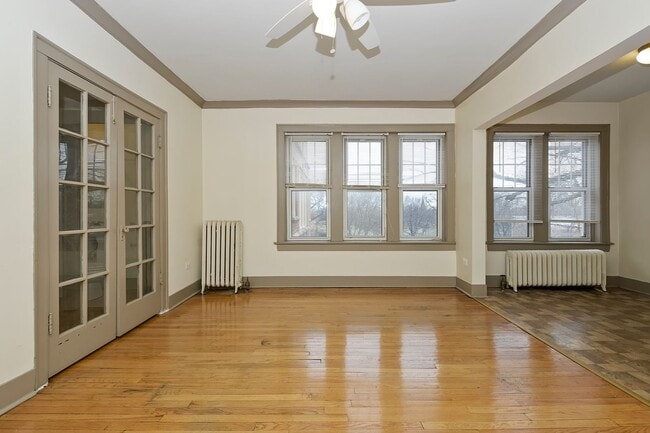 Photo - 11214-18 S Indiana