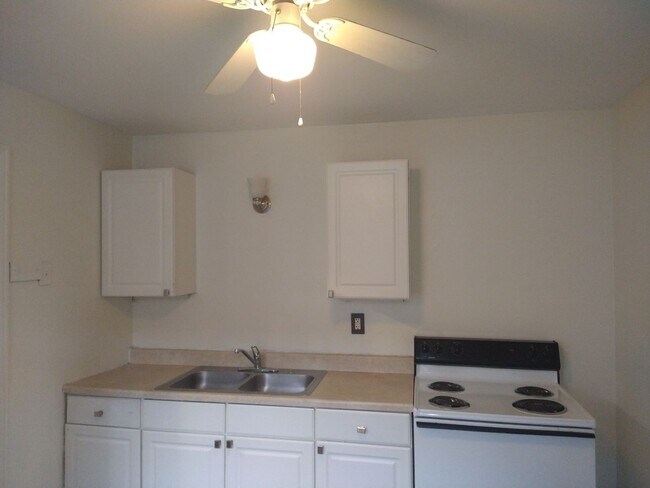 Photo - 1050-1052 Republic Ave Unit 1050