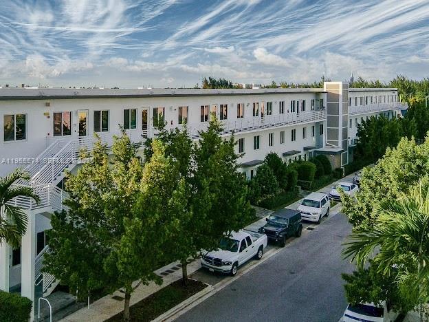 Photo - 6416 NW 102nd Ct Unidad 303