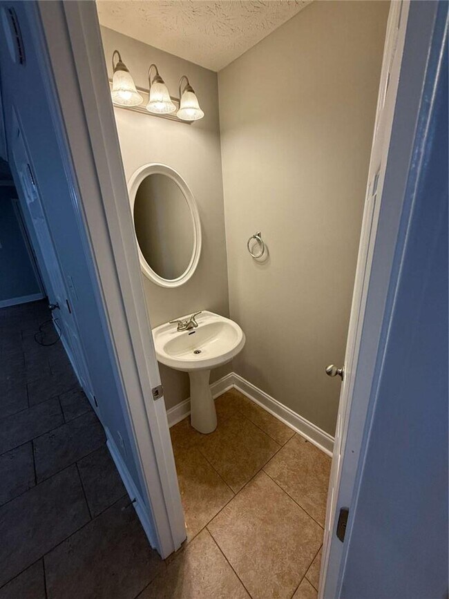 Photo - 105 Westchester Dr