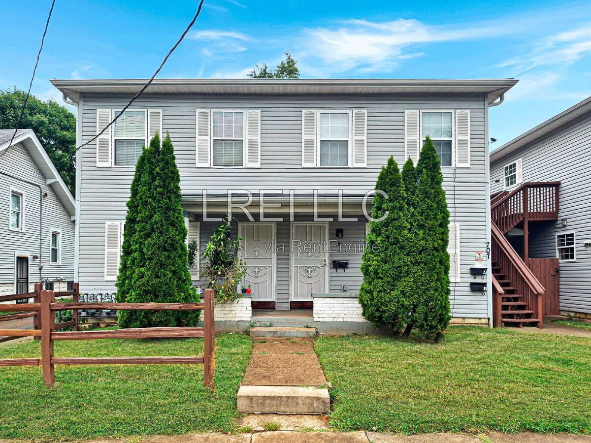 Photo - 707 M St Unit 2