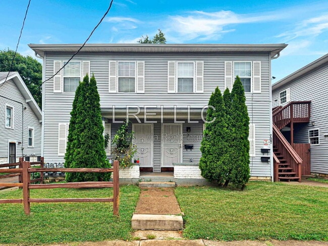 Building Photo - 707 M St Unit 2