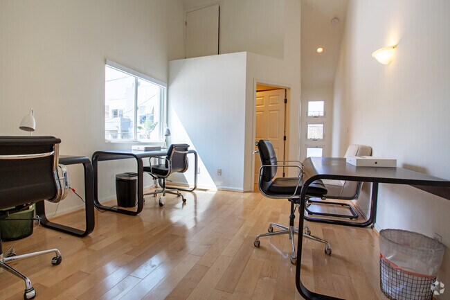 3BR, 2BA