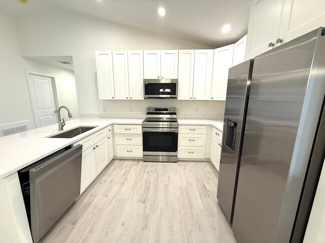 Photo - 1635 22nd Ave SW