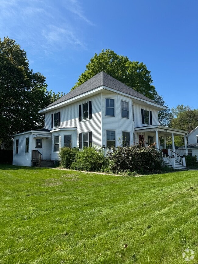 Building Photo - 712 Gray Rd Rental