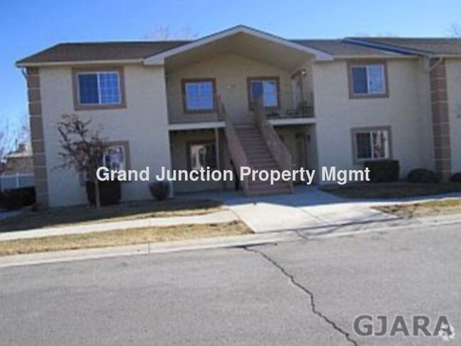 Building Photo - MUST SEE Rental