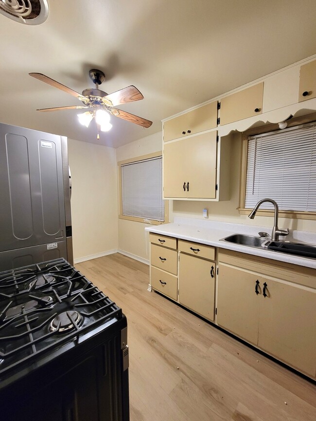 Photo - 1408 Torney Ave