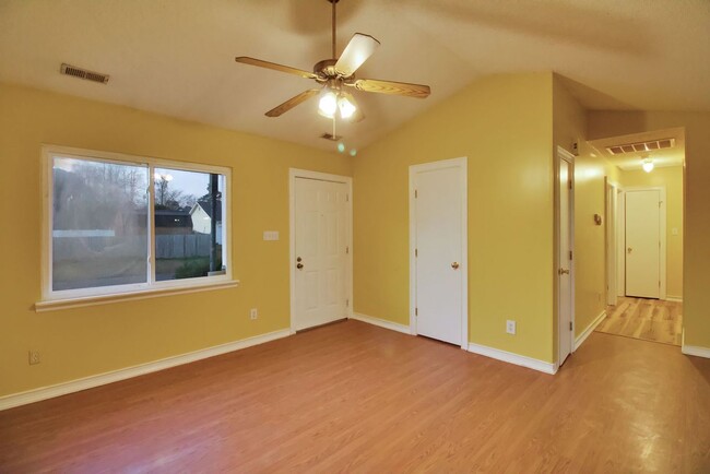 Photo - 3 Bedroom Home In Deerfield Jacksonville!!!!