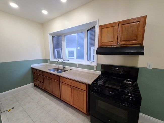 Photo - 90 Gilman St Apartments Unit 1