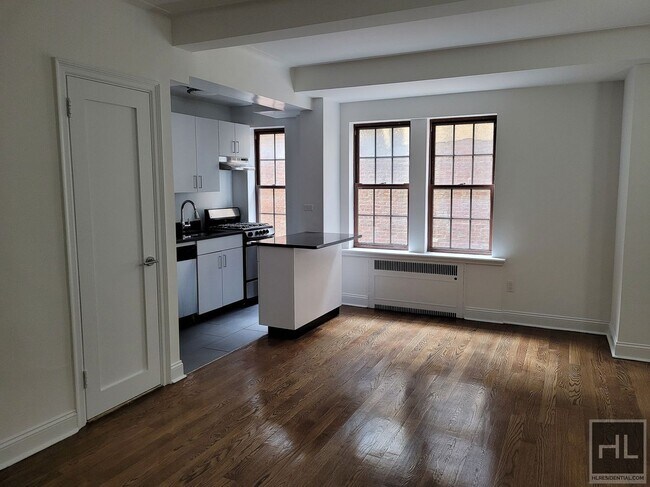 Photo - CRANBERRY STREET Unit 9C