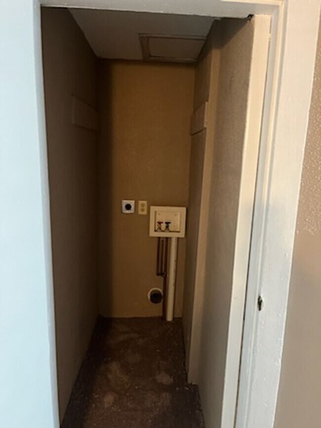 1235 Ledlie Ave Unit 1235 Ledlie Unit B