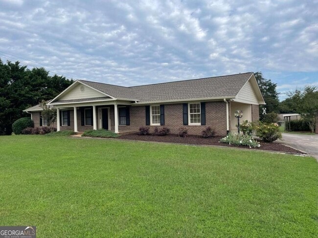 Building Photo - 119 Sawnee Dr