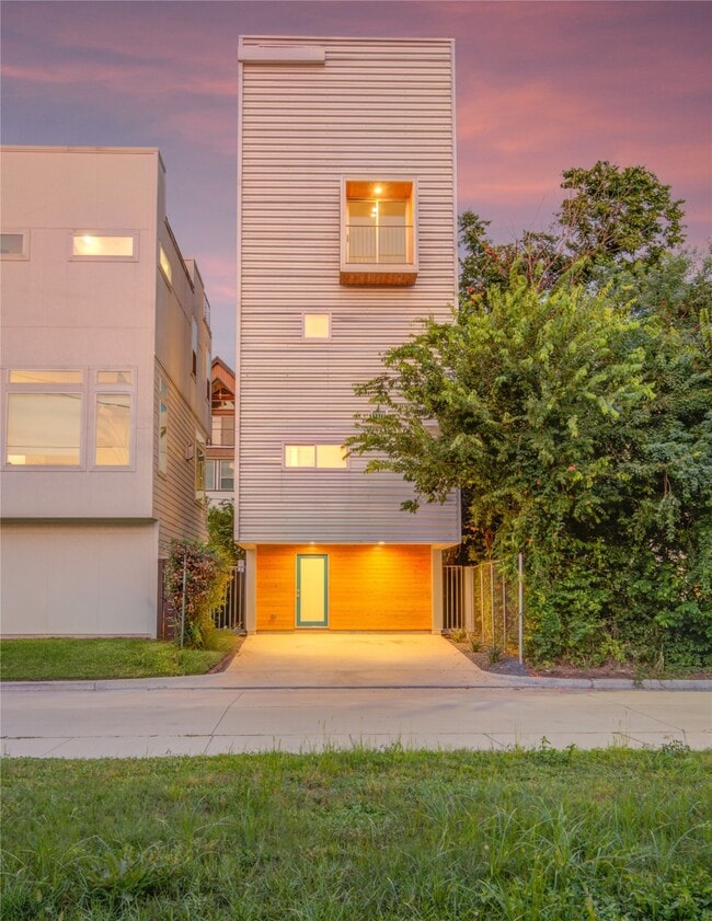 Building Photo - 1315 Lakin St Rental
