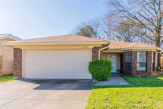 Building Photo - 7512 Down Hill Dr Rental