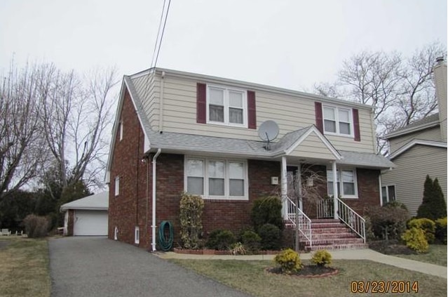 Building Photo - 298 Luddington Ave Unit 2nd Flr