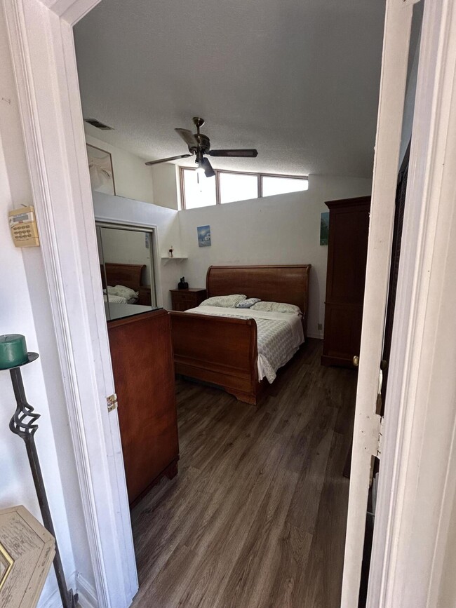 Photo - 1593 Hawthorne Pl