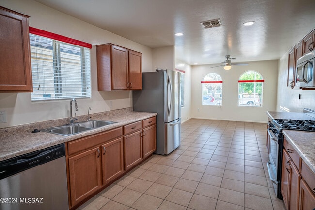Photo - 2011 W Mountain Pointe Dr