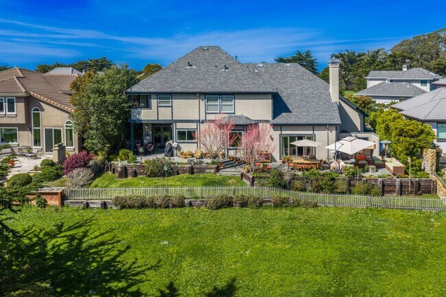 Photo - 44 Fairway Pl