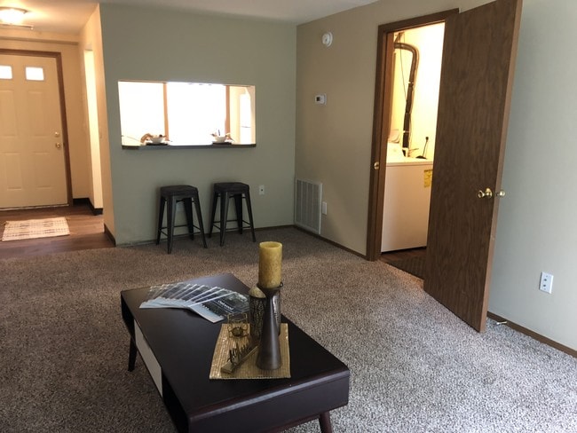 Oakwood Apartments & Townhomes