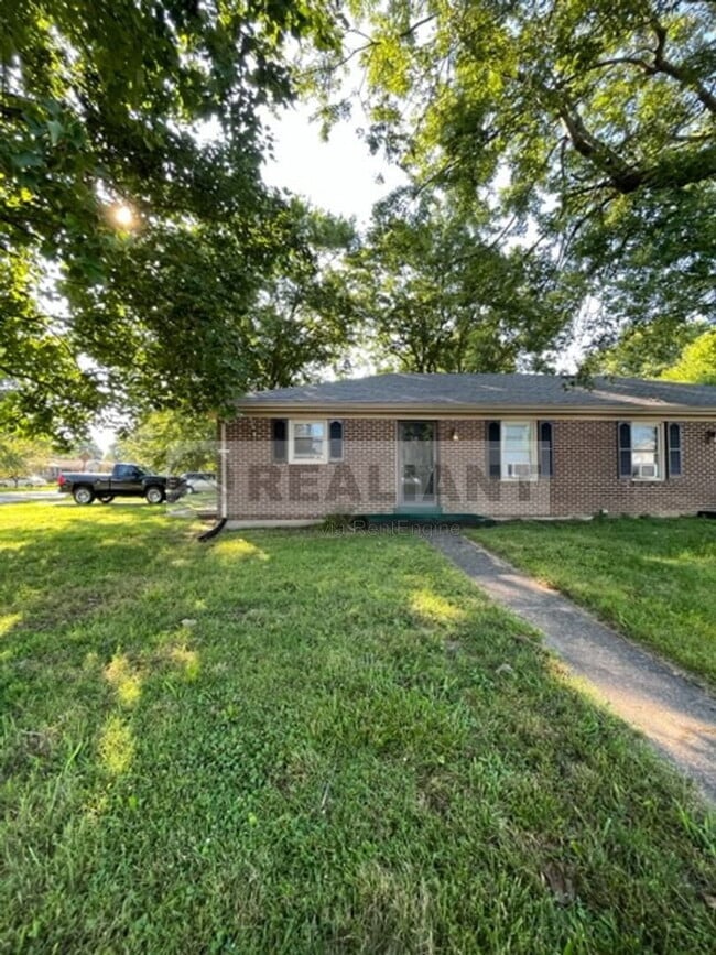 Building Photo - 1100 Shun Pike Unit A