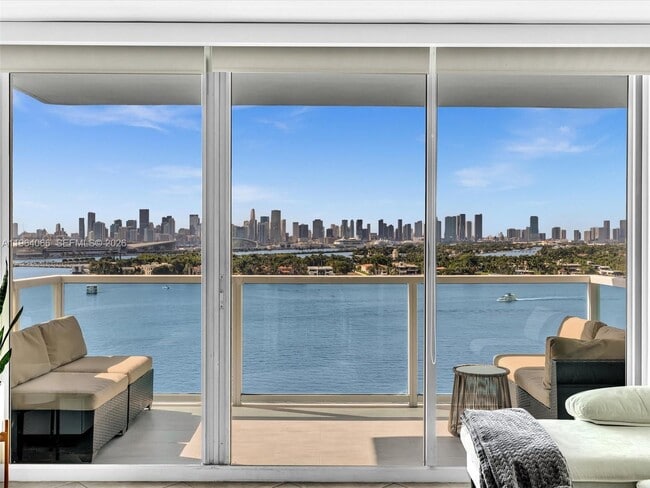 Building Photo - 650 West Ave Unit 1605