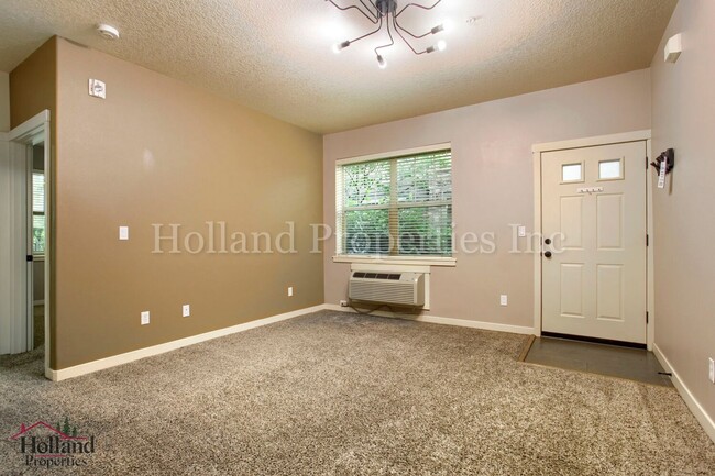 Photo - Charming Condo Living in the Heart of Beaverton!