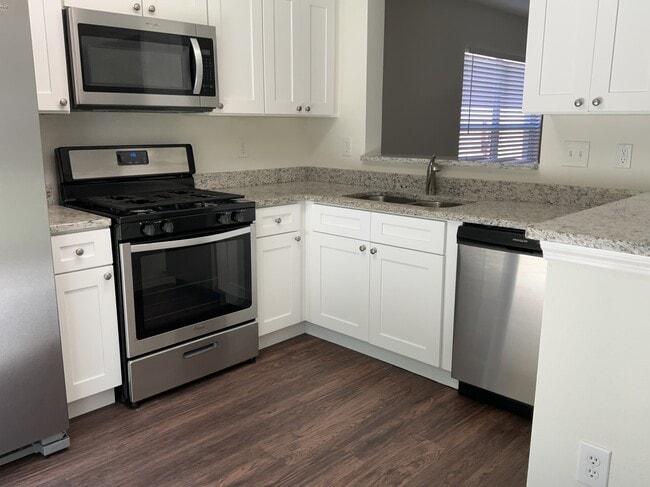 Photo - 5607 Tanagerlake Rd