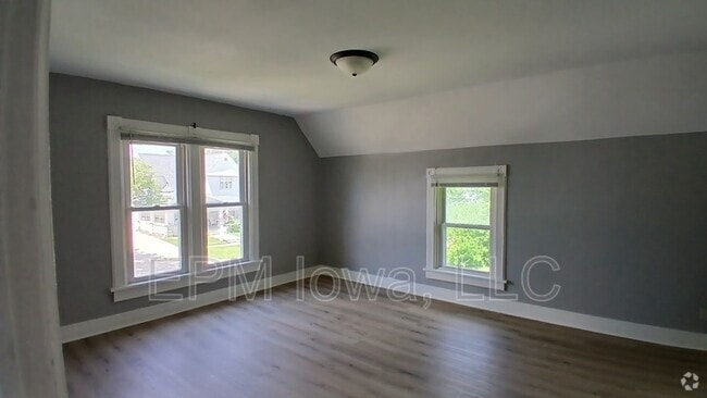 Building Photo - 949 13th St Rental