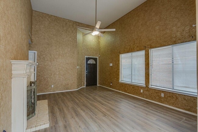 10611 Woodleaf Dr