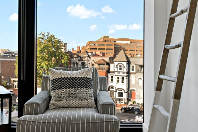 Photo - 1841 7th St NW Unidad ID1395467P