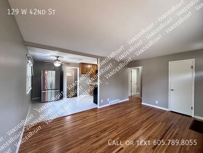 Photo - 129 W 42nd St