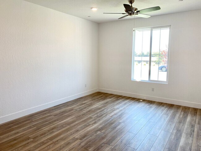 Photo - Newly Built 4/3.5 Lennar with In-Law Suite