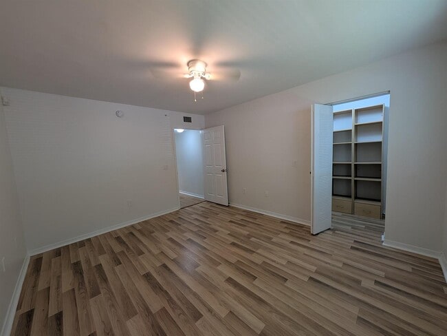 Photo - 5001 Wiles Rd Unit 105