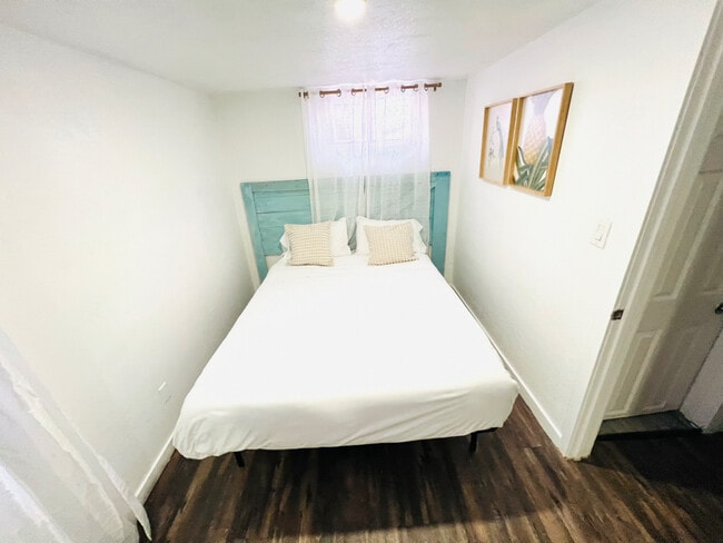 Photo - 6110 Lee St Unit B