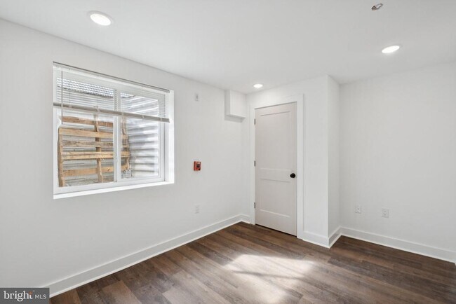 Photo - 4237 Mantua Ave