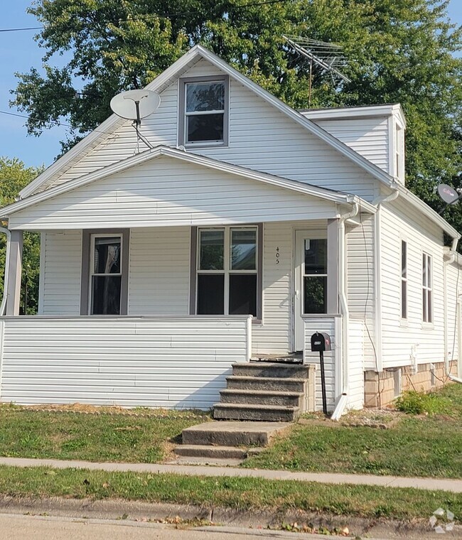 Building Photo - 405 W North Water St Rental