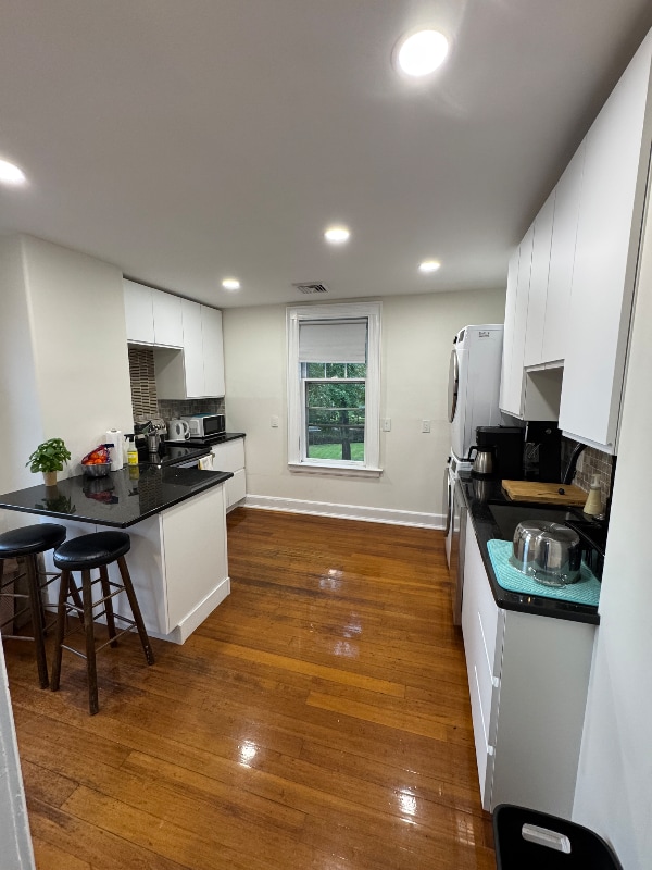 Photo - 79 College St