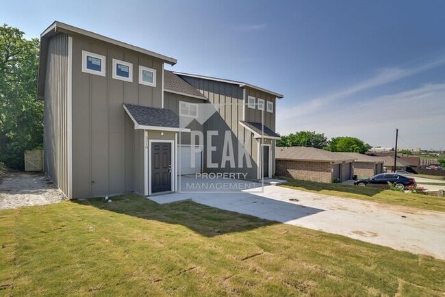 Building Photo - $1630! 3 Bed 2 1/2 Bath home in FORT WORTH!
