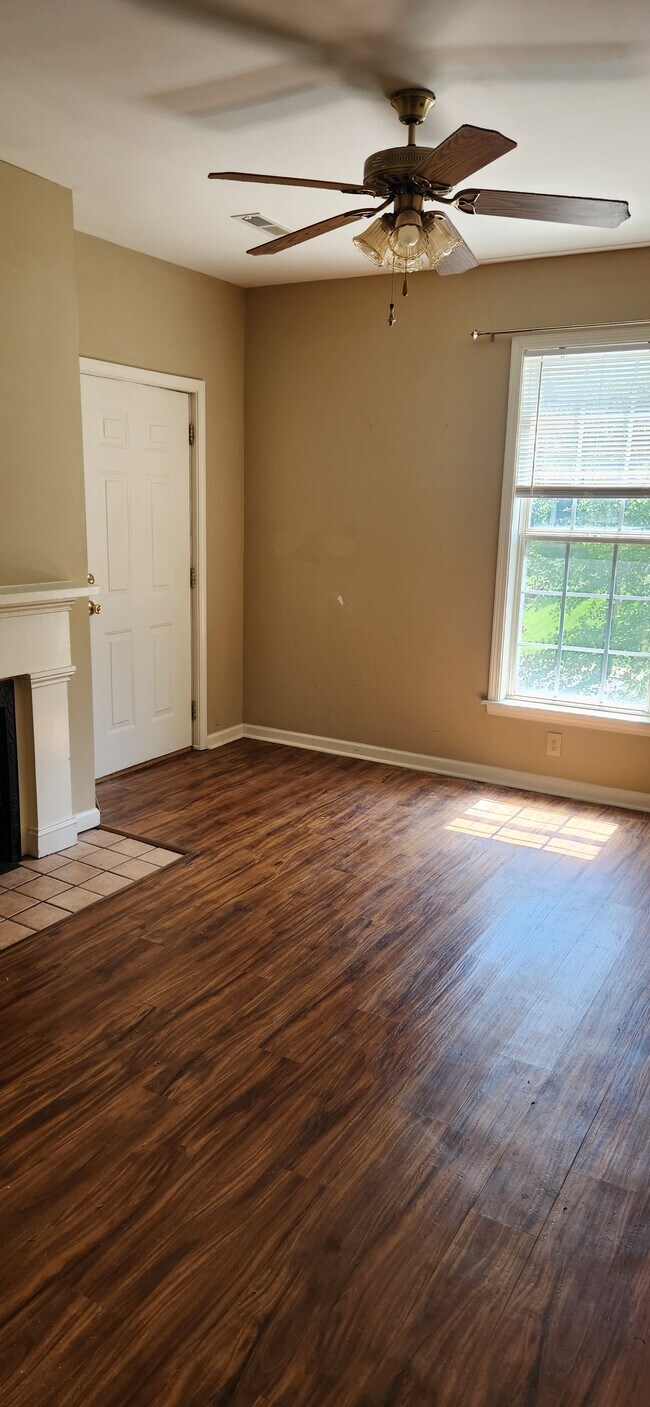 Photo - 2935 Grinstead Dr