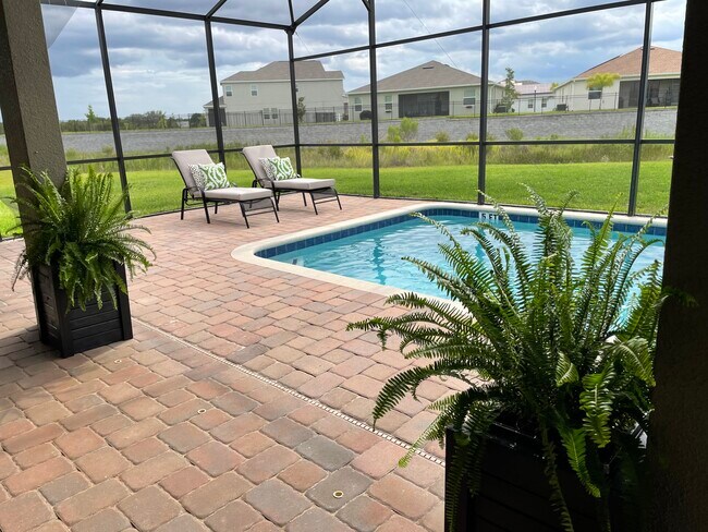 Photo - 2293 Victoria Dr