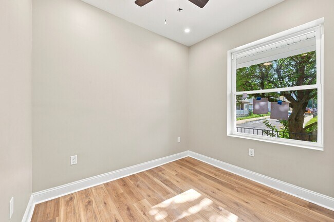 872 N 46th St Unit 1