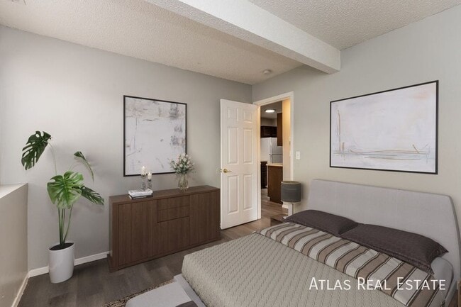 Building Photo - 5541 Bonita Village Rd Rental