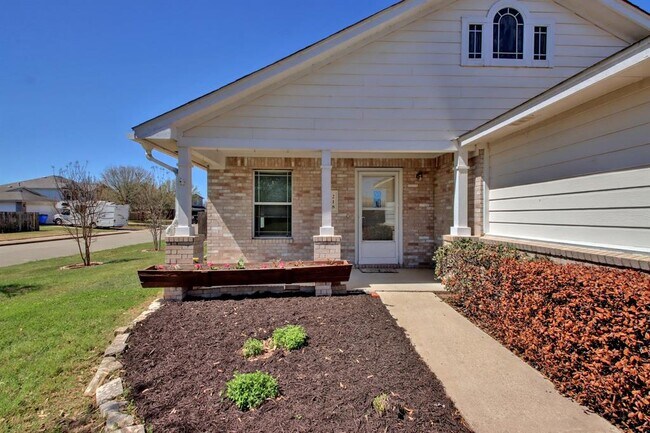 Photo - 218 Katy B Ln