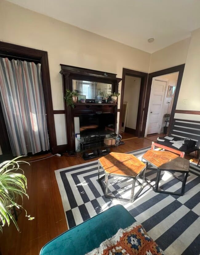 Photo - 18 Whitby Ter Unit 2